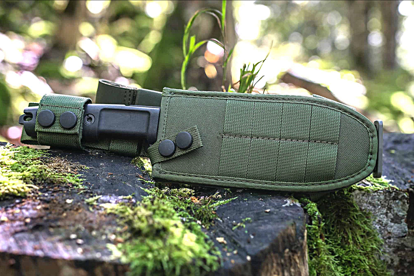 ONTOS – BLACK KNIFE / GREEN SHEATH - strong knife suited for survival